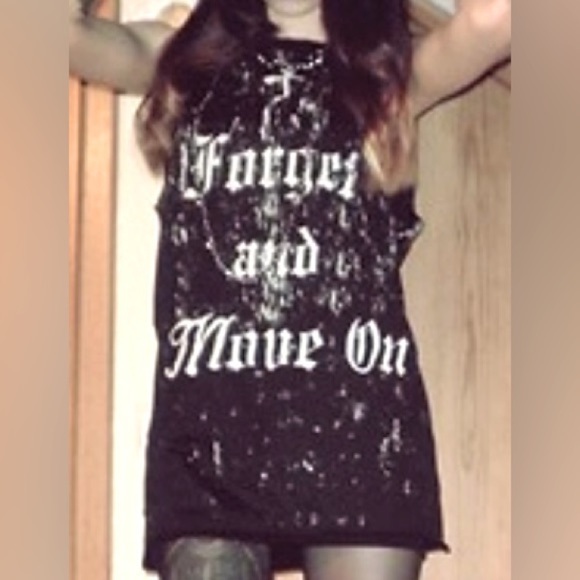 H&M Tops - NWT H&M Women’s Printed Black Sleeveless Tunic Top Shirt Sheer Sz‎ 2